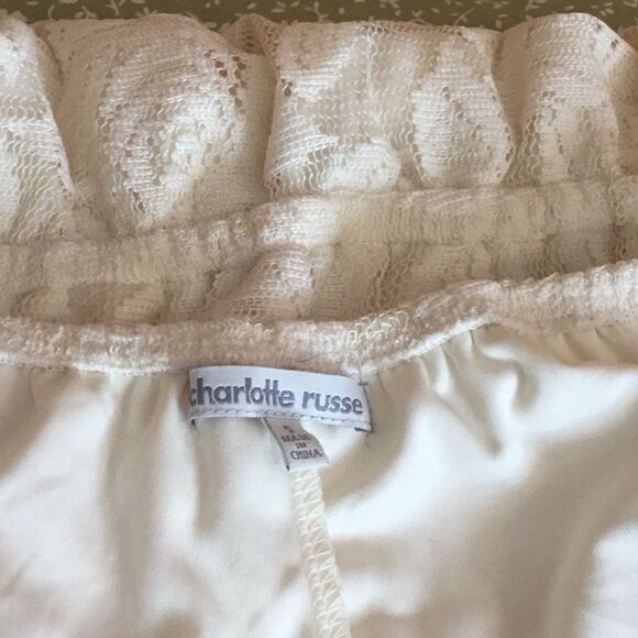 Cream colored dress with lace overlay in size s - Picture 7 of 8